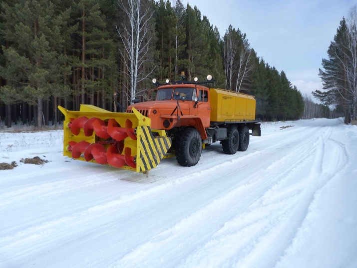 Шнекороторный снегоочиститель ДЭ-226 на базе Урал 4320